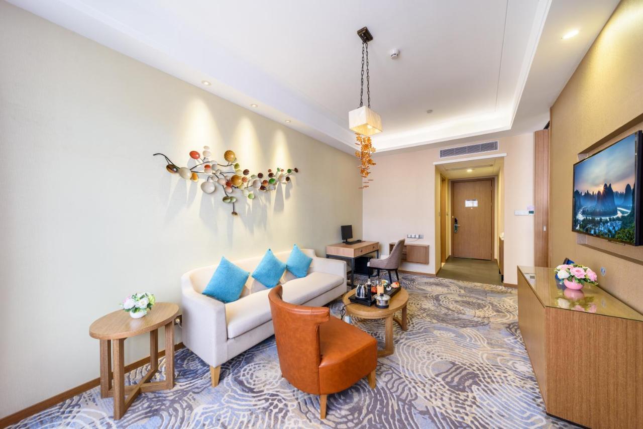 שנג'ן Qianhai Holiday Hotel מראה חיצוני תמונה