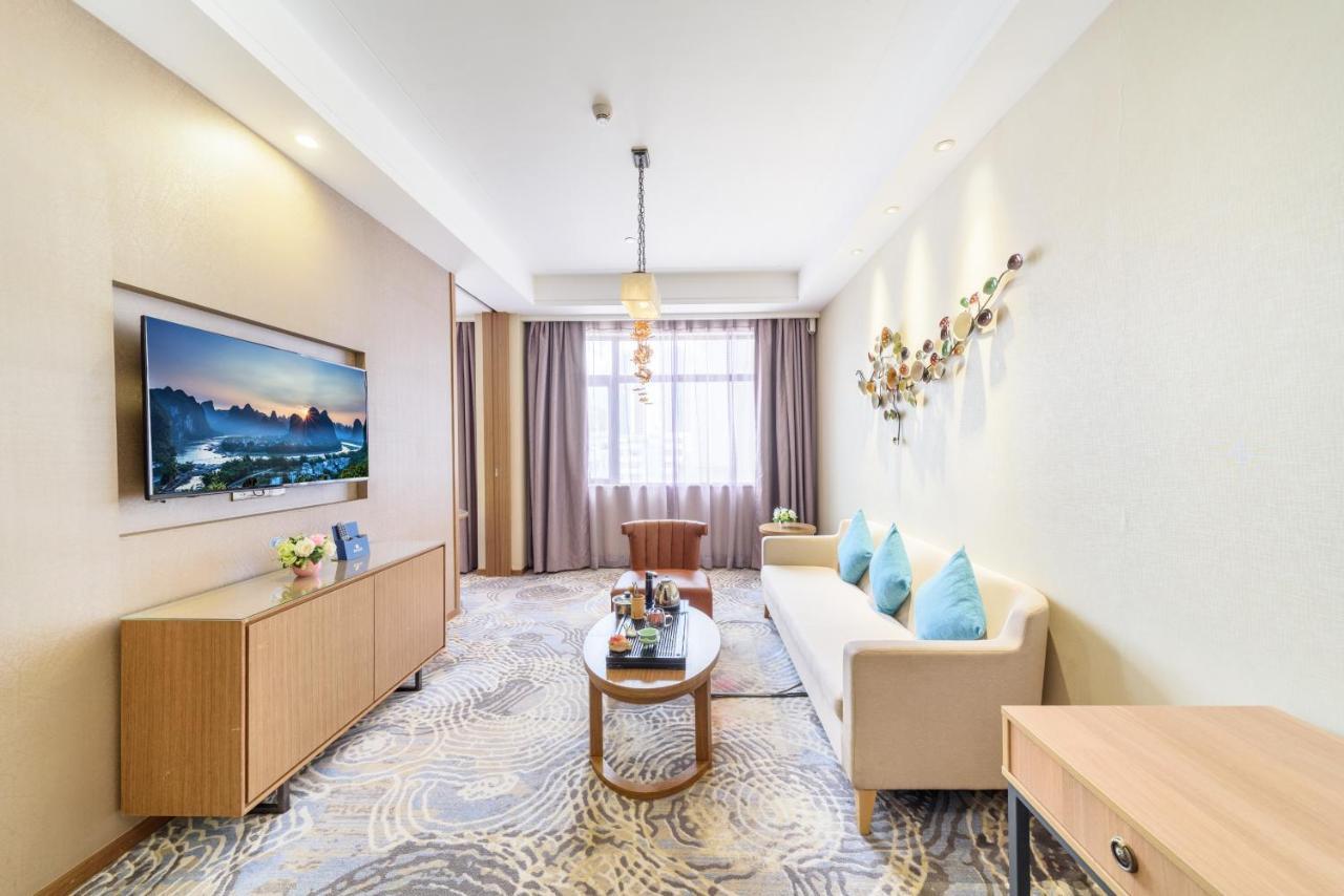 שנג'ן Qianhai Holiday Hotel מראה חיצוני תמונה